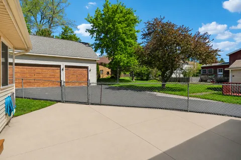 $525,000 | 1320 North Harrison Street, Algonquin, IL 60102