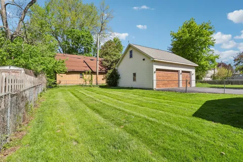 $525,000 | 1320 North Harrison Street, Algonquin, IL 60102