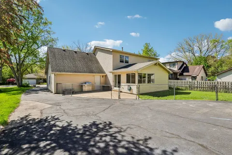 $525,000 | 1320 North Harrison Street, Algonquin, IL 60102