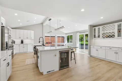 $525,000 | 1320 North Harrison Street, Algonquin, IL 60102