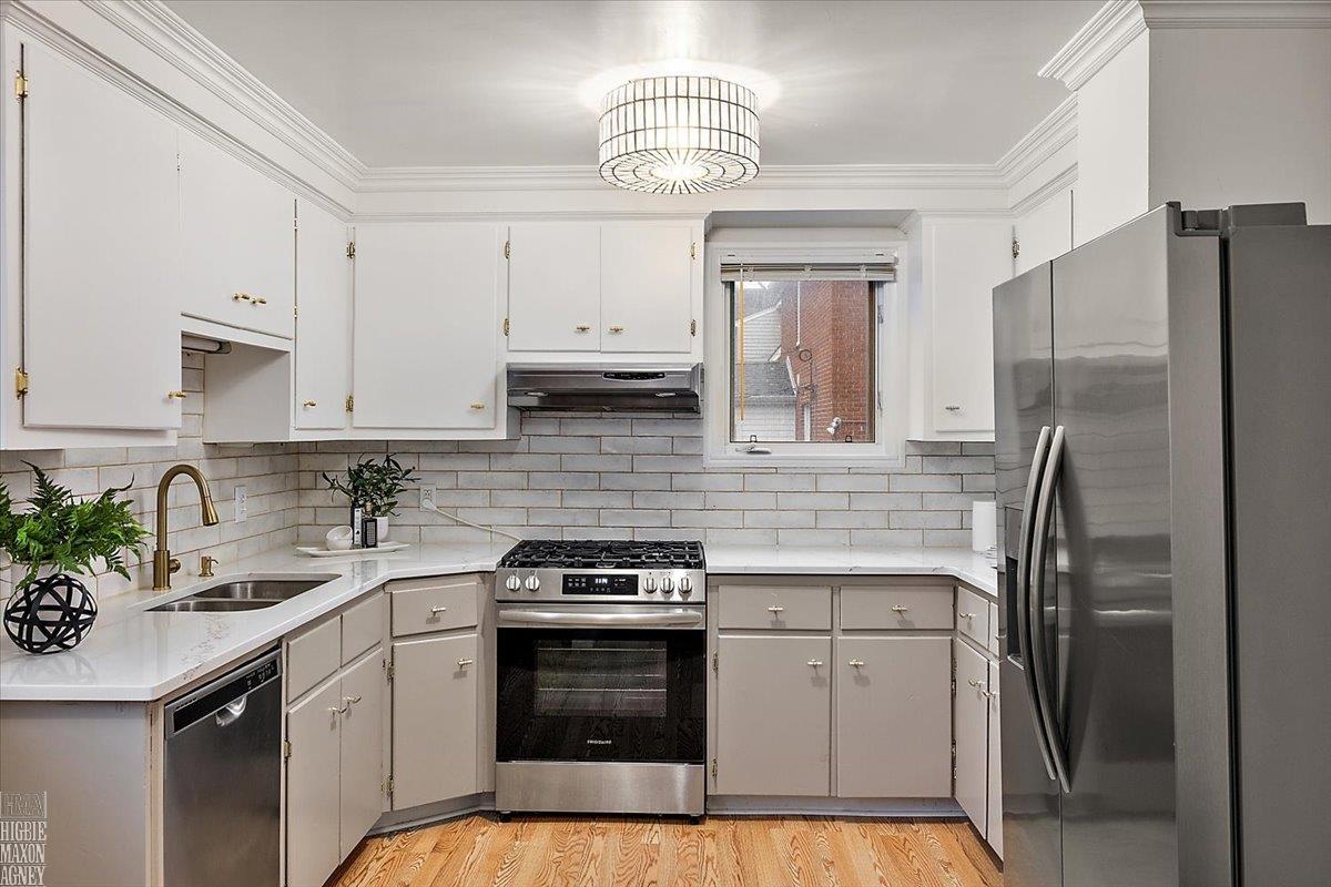 1433 Yorkshire Road Grosse Pointe, MI 48230 - Photo 11 of 35 50169989-ad794df9-9da1-4106-8b71-1c337673330a.JPG