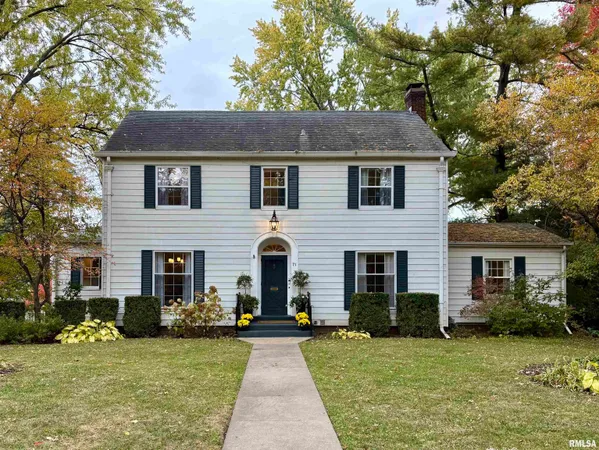 $365,500 | 71 Park Ln Drive, Galesburg, IL 61401