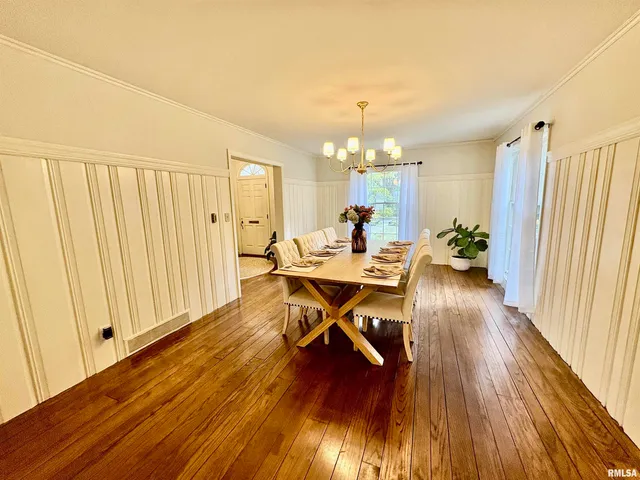 $385,000 | 71 Park Ln Drive, Galesburg, IL 61401