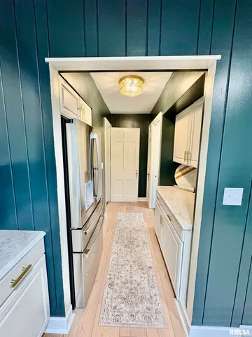 $385,000 | 71 Park Ln Drive, Galesburg, IL 61401