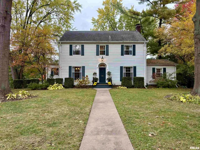 $385,000 | 71 Park Ln Drive, Galesburg, IL 61401