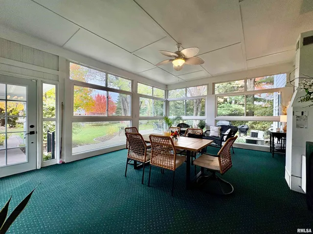 $385,000 | 71 Park Ln Drive, Galesburg, IL 61401