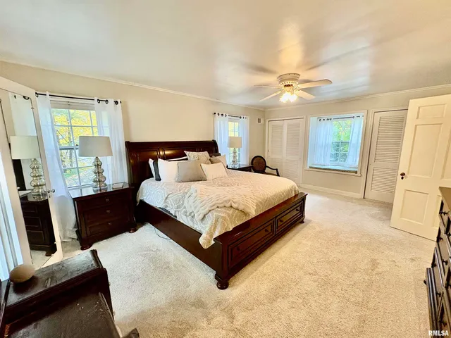 $385,000 | 71 Park Ln Drive, Galesburg, IL 61401