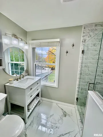 $385,000 | 71 Park Ln Drive, Galesburg, IL 61401