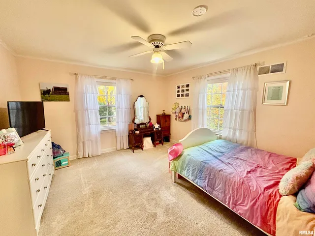 $385,000 | 71 Park Ln Drive, Galesburg, IL 61401