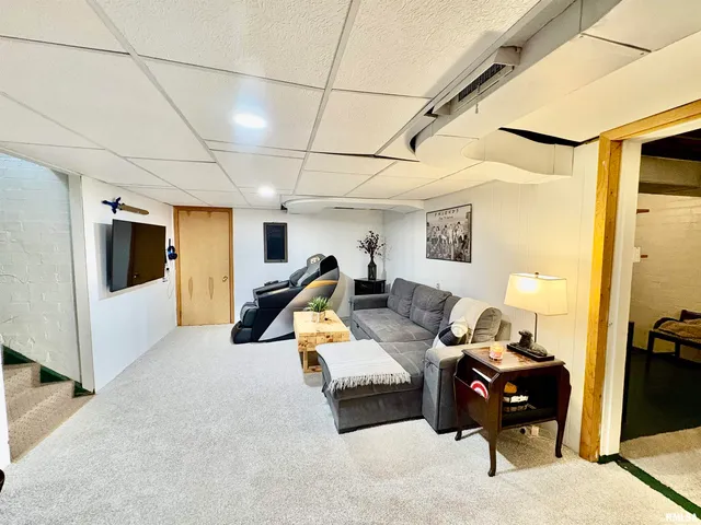 $385,000 | 71 Park Ln Drive, Galesburg, IL 61401