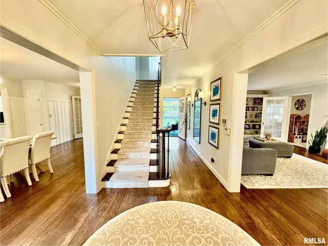 $385,000 | 71 Park Ln Drive, Galesburg, IL 61401