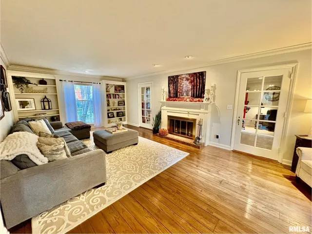 $385,000 | 71 Park Ln Drive, Galesburg, IL 61401