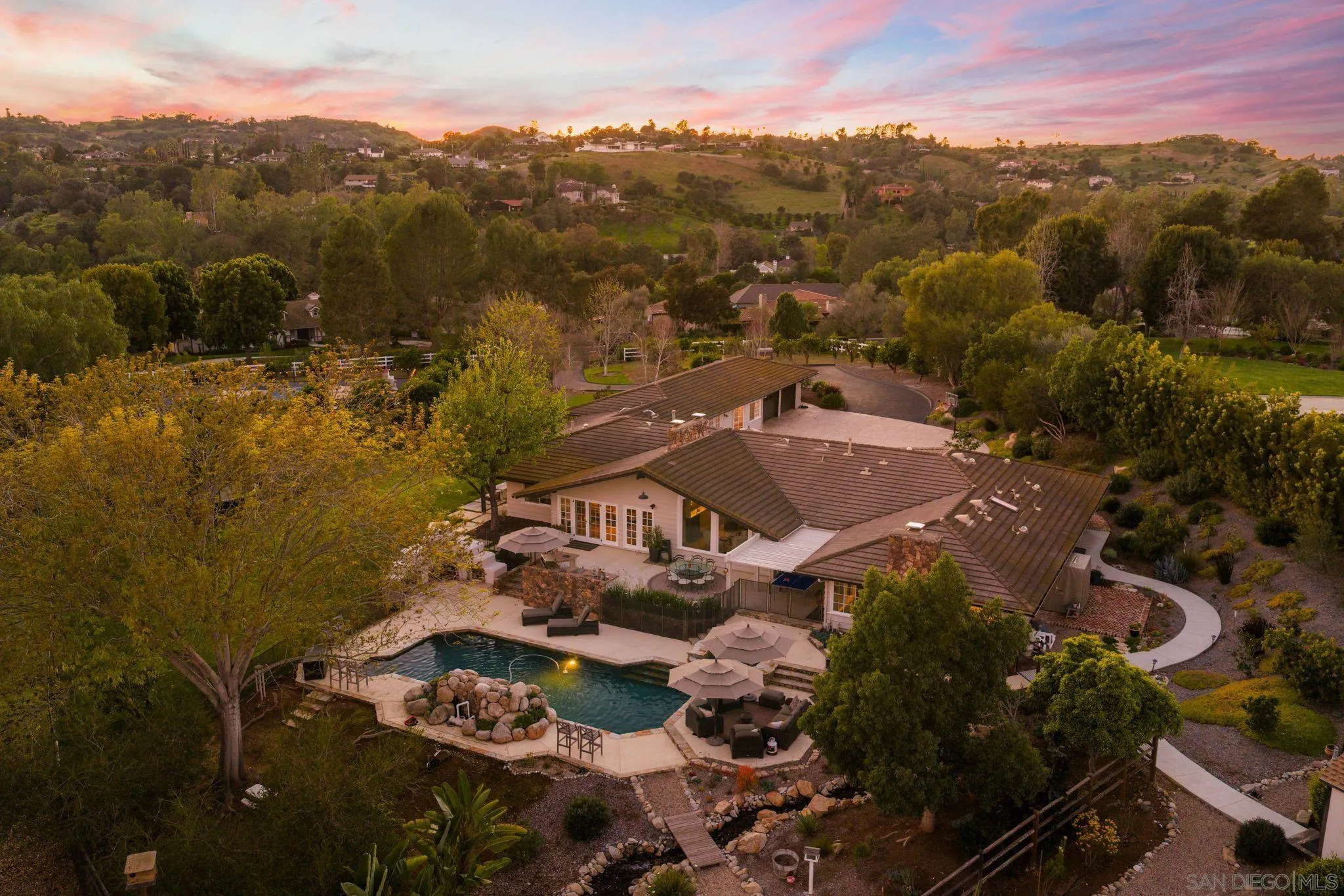 8 Country Glen Road Fallbrook, CA 92028 - Photo 2 of 32