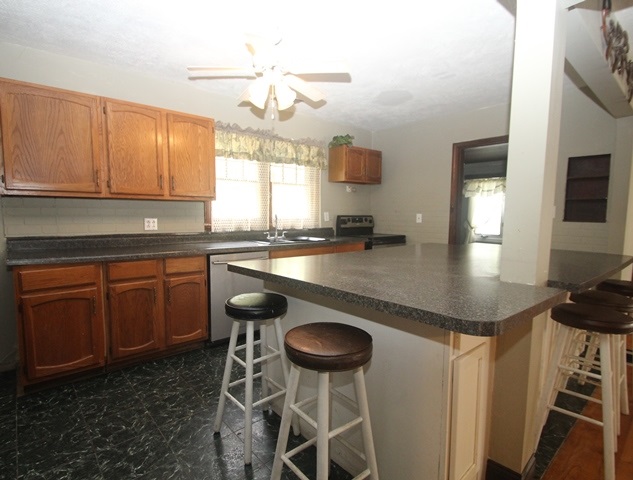 707 South Umbarger Road Muncie, IN 47304 - Photo 7 of 20 Gallery Image 7