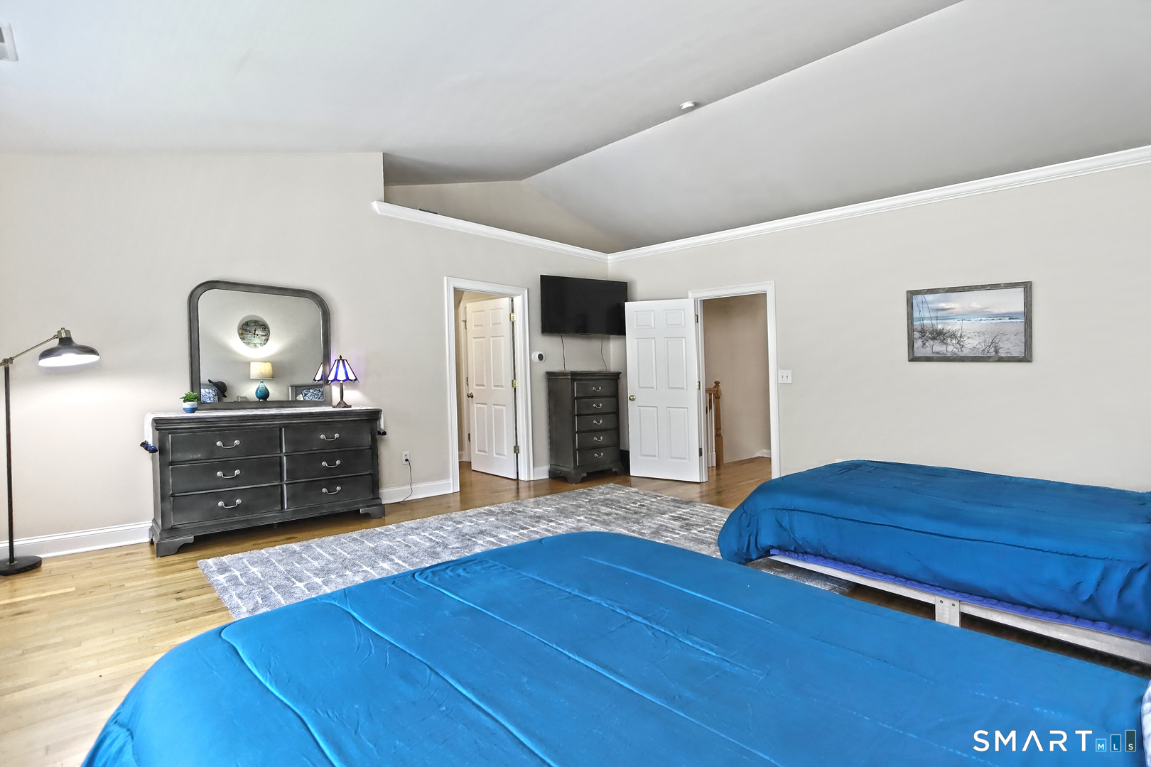 102 Lantern Court, Unit 102 Clinton, CT 06413 - Photo 29 of 36 a living room with furniture