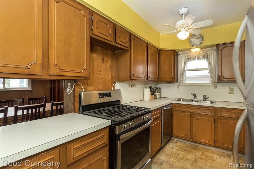 4105 Durham Road Royal Oak, MI 48073 - Photo 9 of 36 Gallery Image 9
