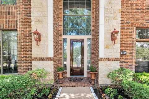 $1,600,000 | 11415 Legend Manor Drive, Houston, TX 77082