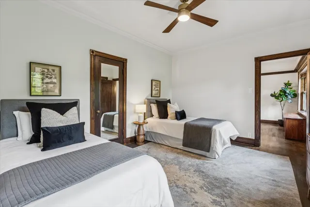 $800,000 | 4616 North Magnolia Avenue, Unit 1, Chicago, IL 60640