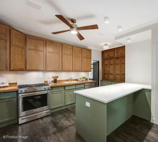 $800,000 | 4616 North Magnolia Avenue, Unit 1, Chicago, IL 60640