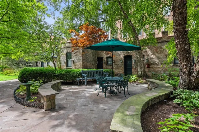 $800,000 | 4616 North Magnolia Avenue, Unit 1, Chicago, IL 60640