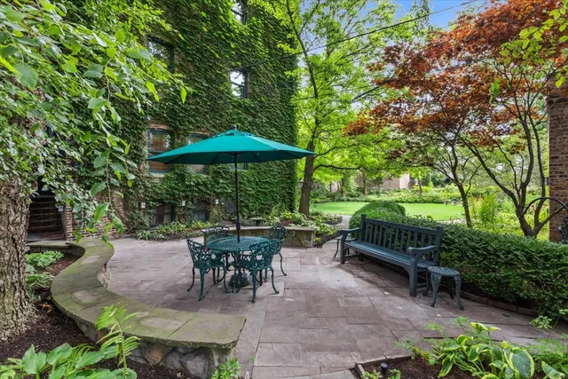 $800,000 | 4616 North Magnolia Avenue, Unit 1, Chicago, IL 60640