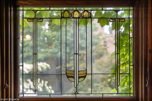 $800,000 | 4616 North Magnolia Avenue, Unit 1, Chicago, IL 60640