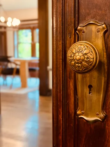 $800,000 | 4616 North Magnolia Avenue, Unit 1, Chicago, IL 60640