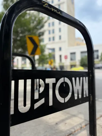 $800,000 | 4616 North Magnolia Avenue, Unit 1, Chicago, IL 60640