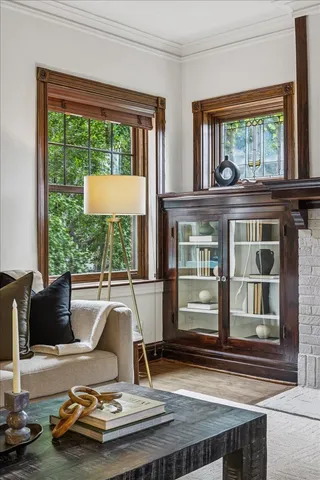 $800,000 | 4616 North Magnolia Avenue, Unit 1, Chicago, IL 60640