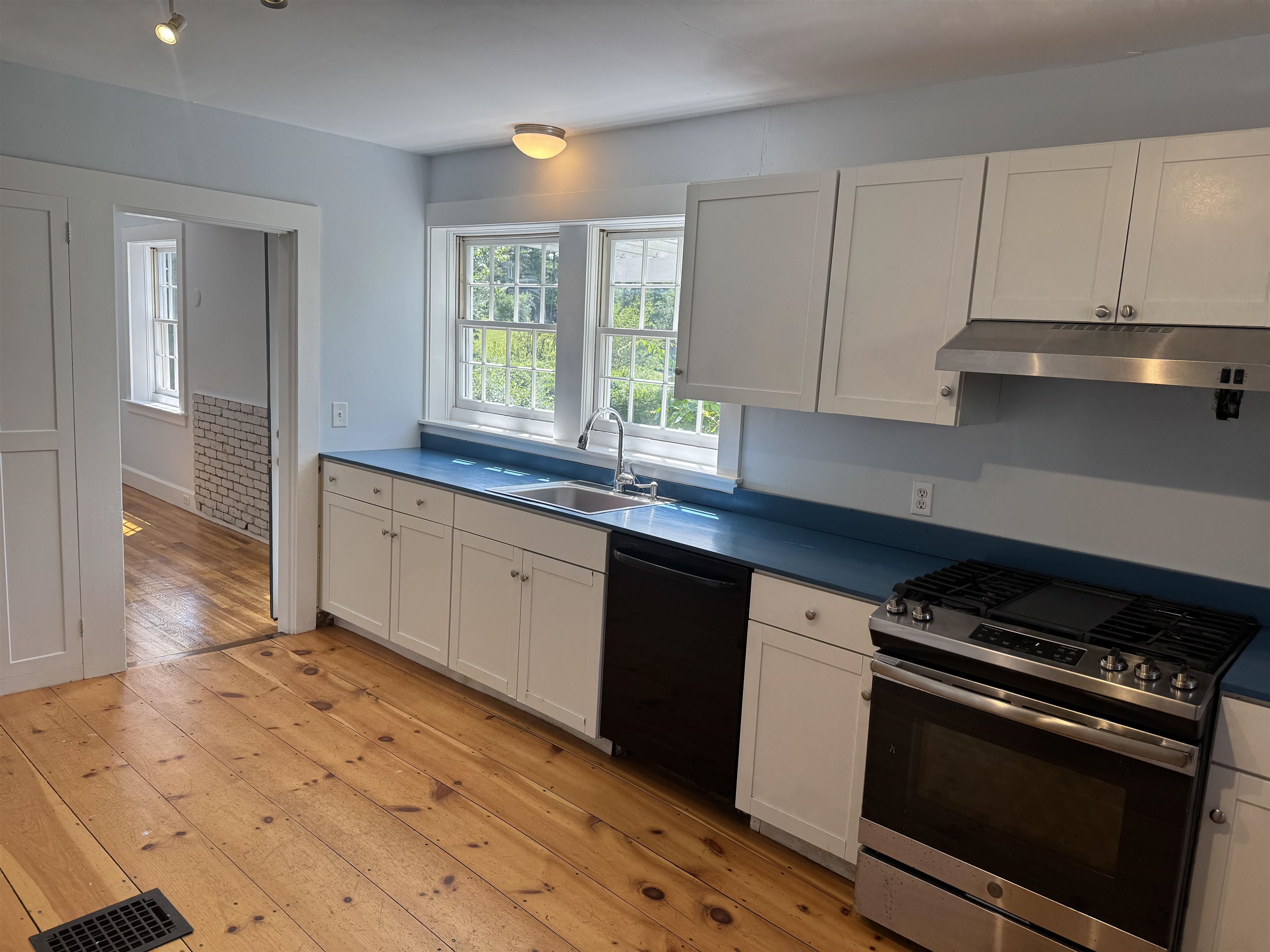40 A Powersbridge Road, Unit A Peterborough, NH 03458 - Photo 4 of 8 Gallery Image 4