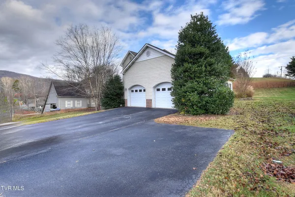 $390,000 | 1000 Quail Run, Erwin, TN 37650