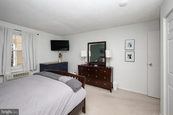 $1,900 | 250 Ridge Pike, Unit 346B, Lafayette Hill, PA 19444