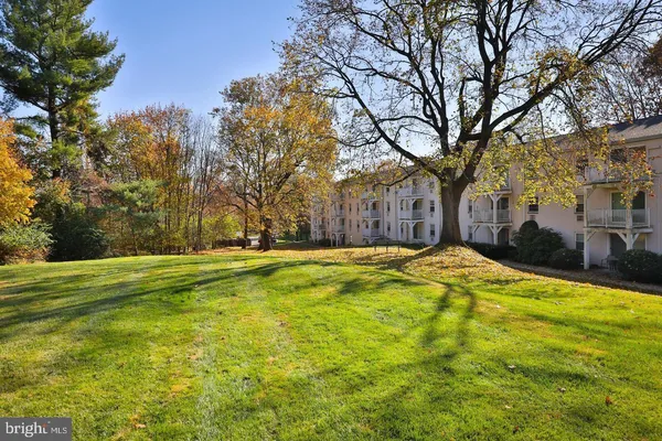 $1,900 | 250 Ridge Pike, Unit 346B, Lafayette Hill, PA 19444