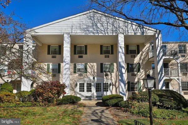 $1,900 | 250 Ridge Pike, Unit 346B, Lafayette Hill, PA 19444