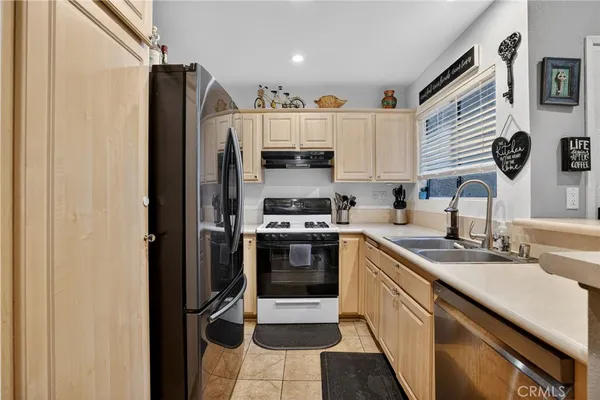 $575,000 | 2381 Archwood Lane, Unit 184, Simi Valley, CA 93063