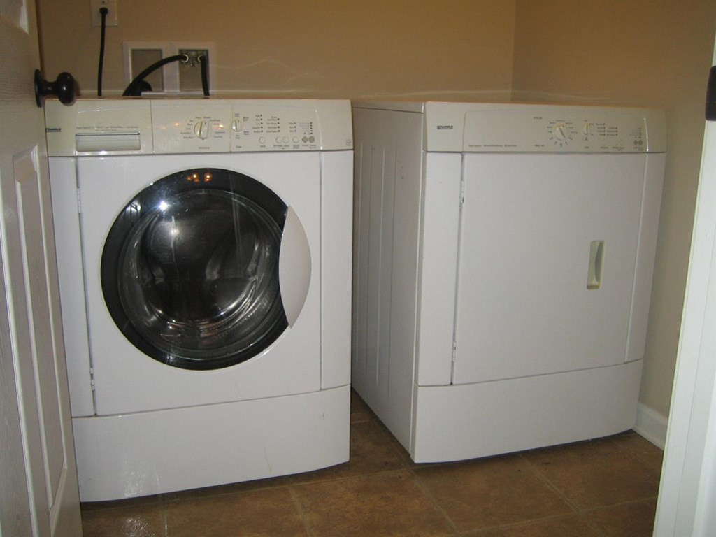 112 Kousa Lane Aiken, SC 29803 - Photo 15 of 17 a utility room with dryer and washer