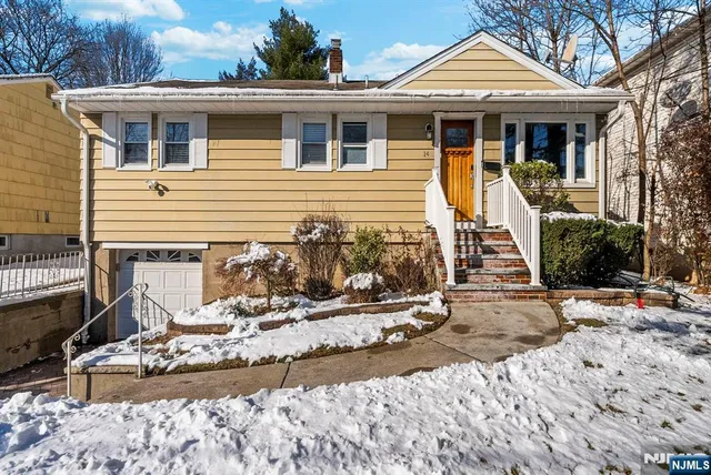 $699,000 | 14 Weeks Court, Clifton, NJ 07013