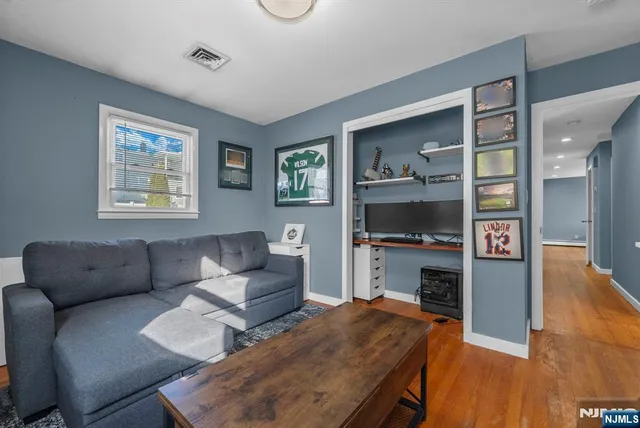 $699,000 | 14 Weeks Court, Clifton, NJ 07013