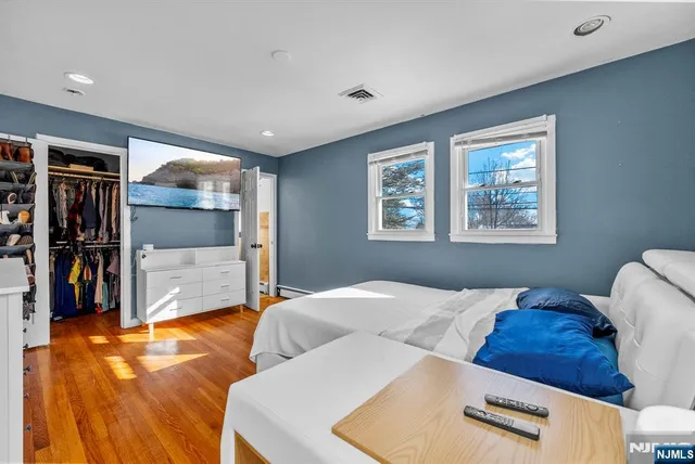 $699,000 | 14 Weeks Court, Clifton, NJ 07013