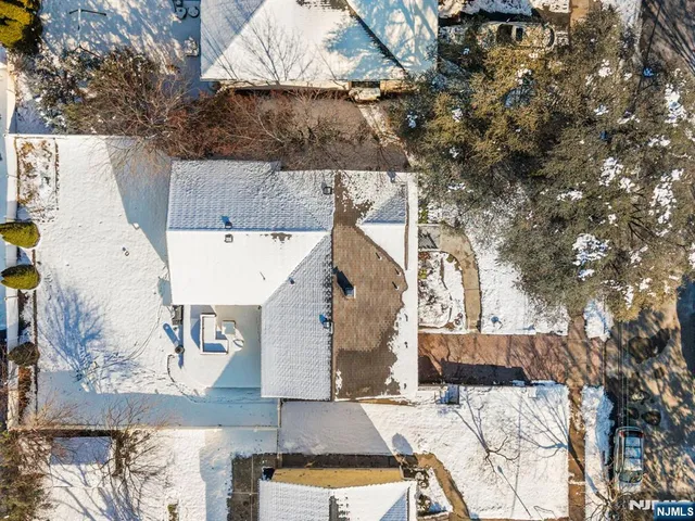 $699,000 | 14 Weeks Court, Clifton, NJ 07013