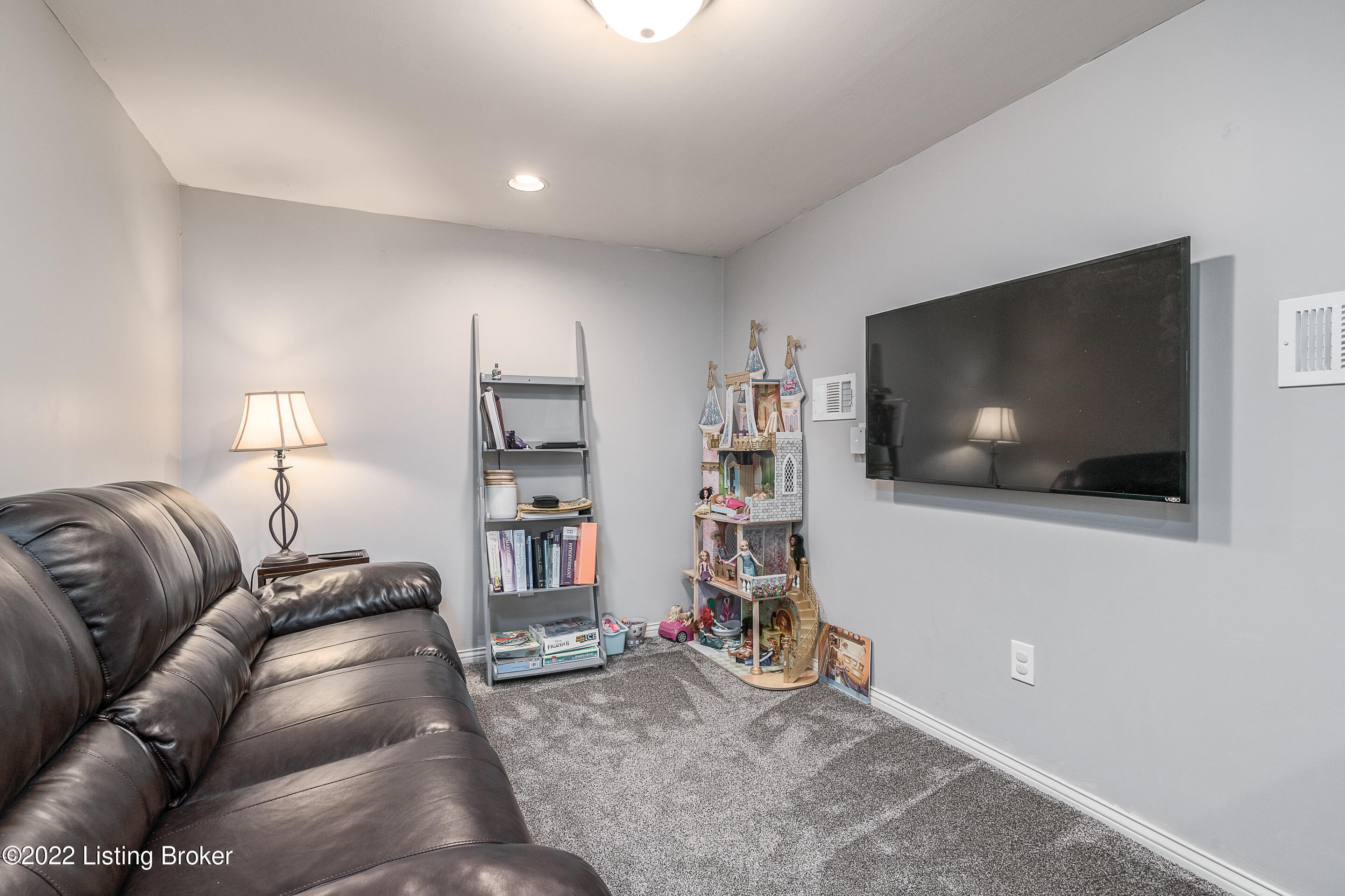 7910 Bluebonnet Road Louisville, KY 40258 - Photo 20 of 32 DHI-20