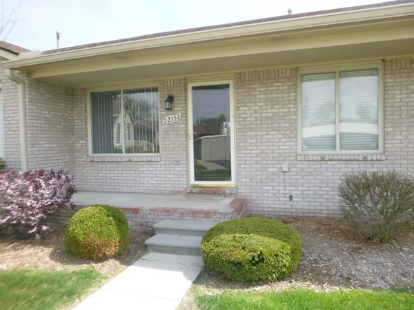 $1,500 | 22151 Glenwood Street, Clinton Township, MI 48035