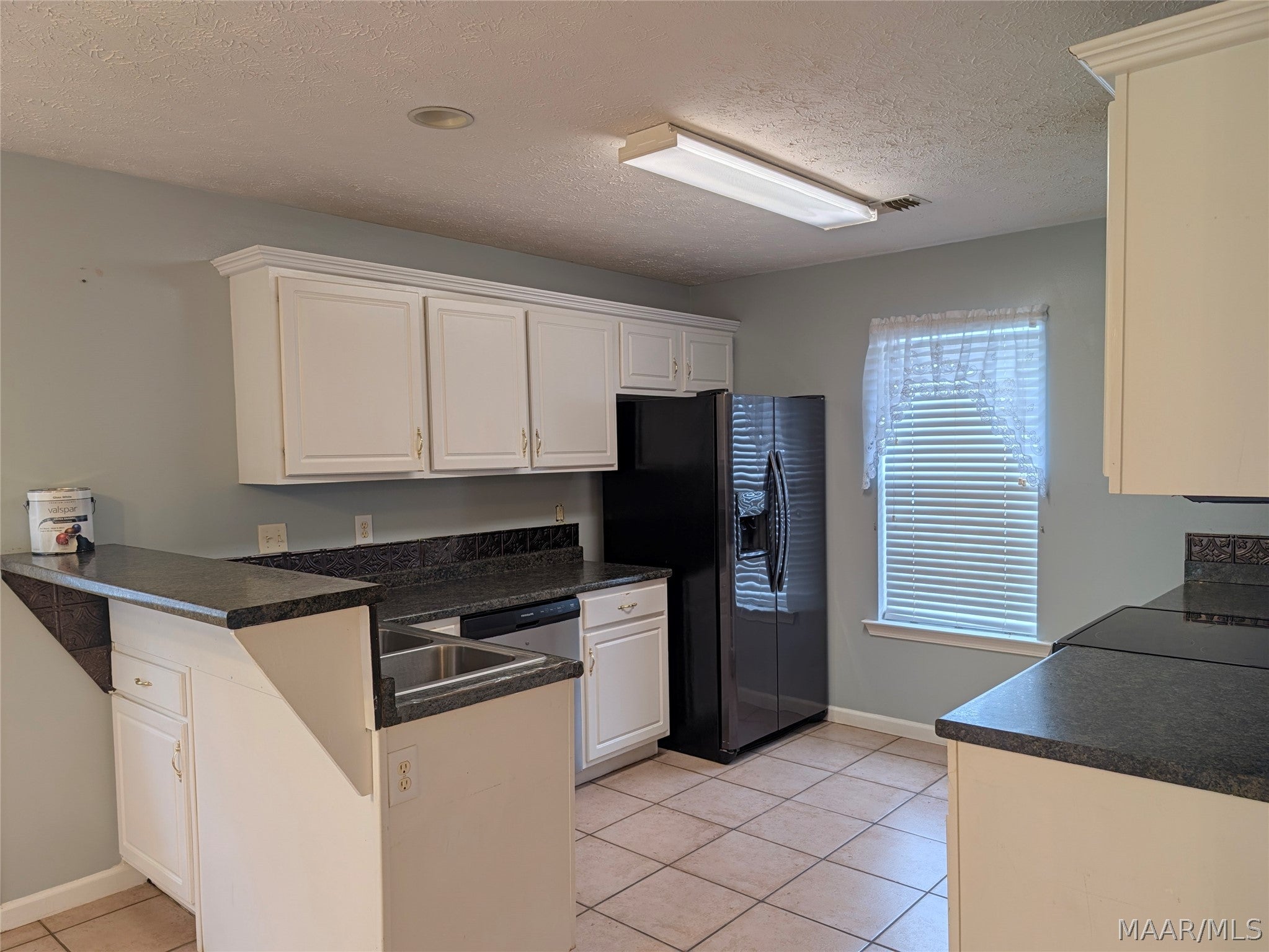 52 Hidden Valley Road Deatsville, AL 36022 - Photo 5 of 39 Gallery Image 5