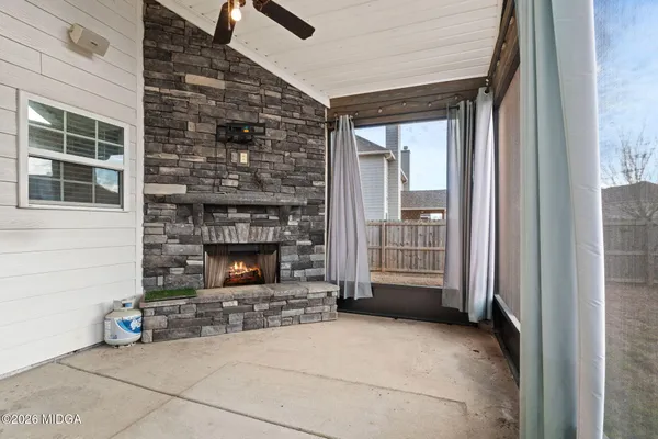 $380,000 | 406 Pearl Moss Lane, Kathleen, GA 31047