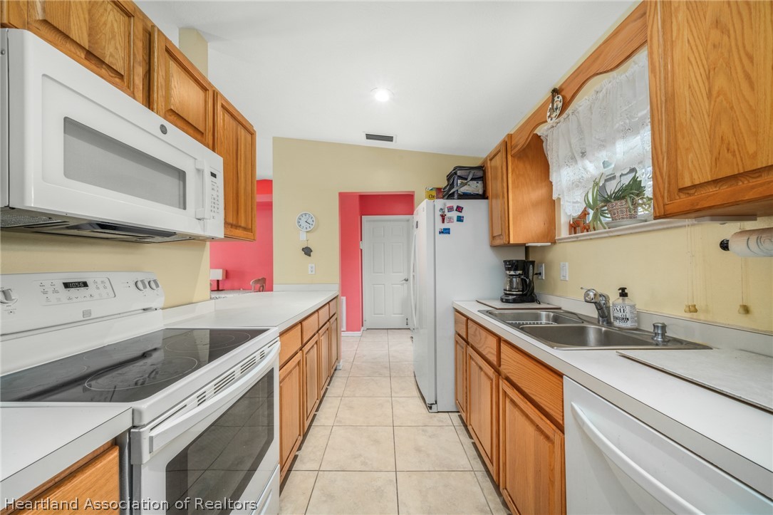 5823 Golden Road Sebring, FL 33875 - Photo 8 of 50 Gallery Image 8