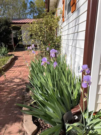 $299,900 | 635 East Sanders Road, Shelby, NC 28150