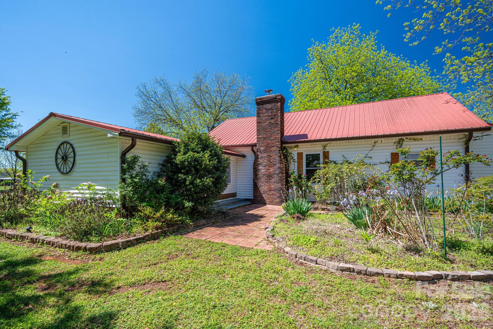 635 East Sanders Road Shelby, NC 28150 - Photo 7 of 48