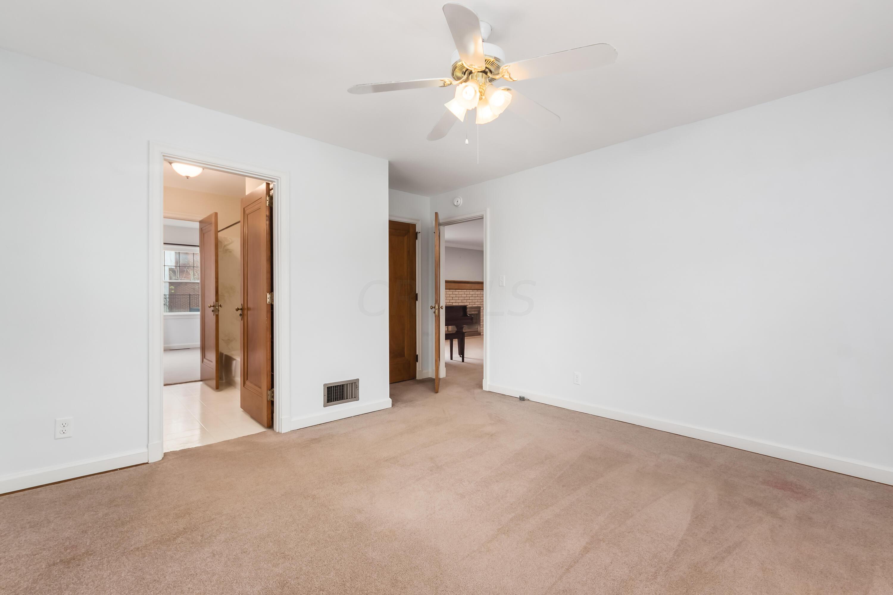 5225 Bagley Road Columbus, OH 43232 - Photo 17 of 44 M_5225_Bagley054