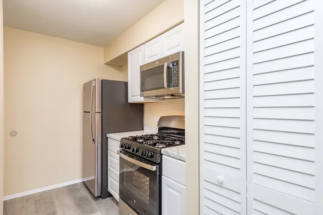 $189,900 | 2634 Woodview Court, Waukegan, IL 60087