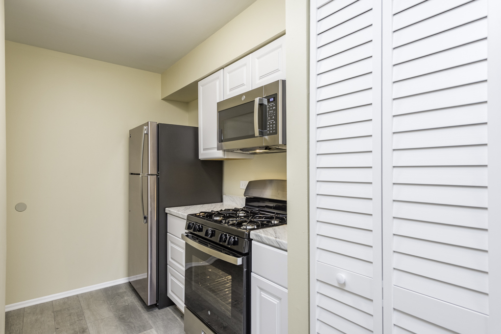 2634 Woodview Court Waukegan, IL 60087 - Photo 12 of 26